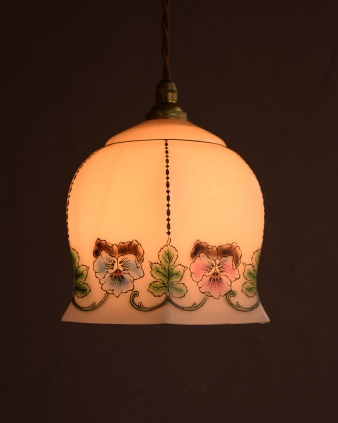 ペンダントライト　照明・ライティング　ガラスランプシェード　お部屋のアクセサリーに使って欲しいアンティーク照明器具の中で気軽に使いやすいペンダントライト。(m-4282-z)
