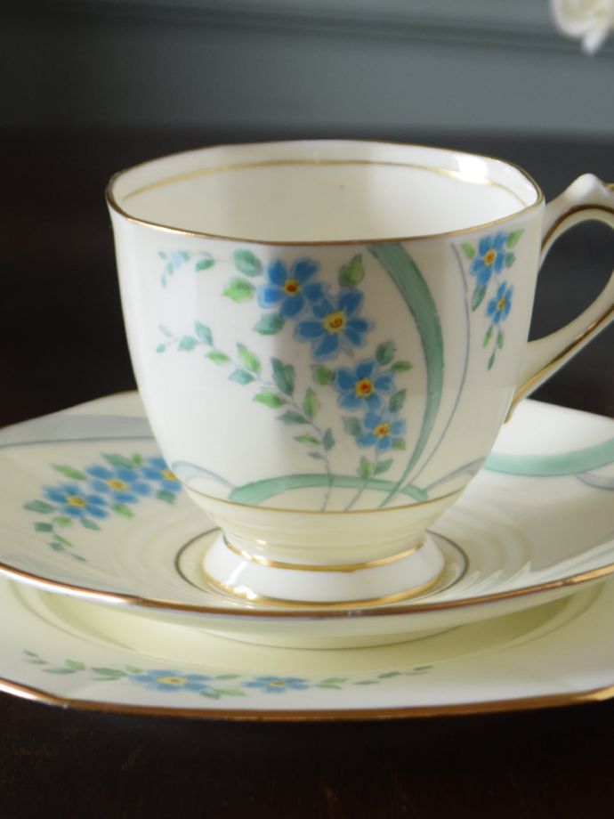 アンティークのカップ&ソーサー(トリオ)