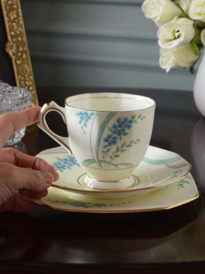 イギリスのカップ&ソーサー(トリオ)