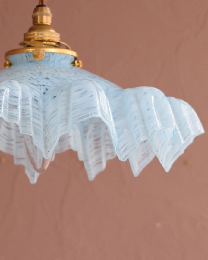 ペンダントライト　照明・ライティング　ガラスランプシェード　アンティークらしいデザインこだわりたい方におススメのアンティークのシェード。(m-4298-z)