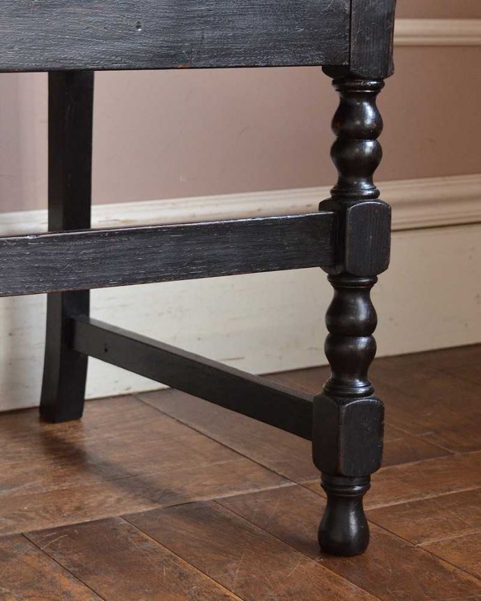 アンティークチェアの脚