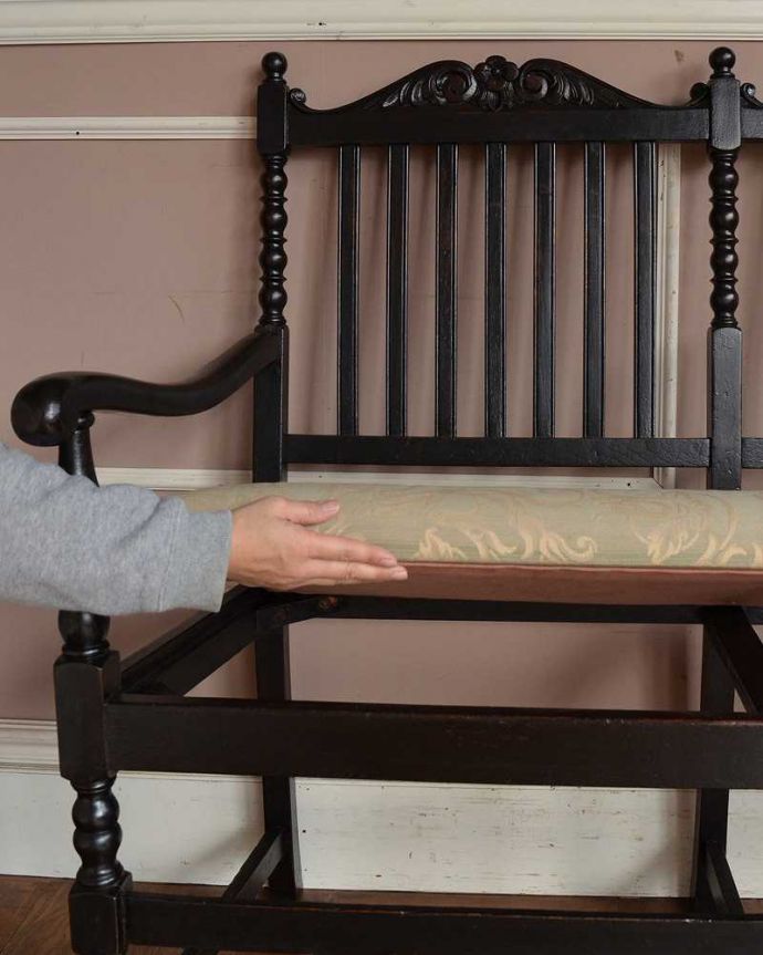 セティ・ソファ・ベンチ　アンティーク チェア　ジャコビアン様式がカッコイイ、オーク材のアンティークセティ（ソファベンチ）。座面の取り外しが簡単に出来るようになっています。(m-430-c)