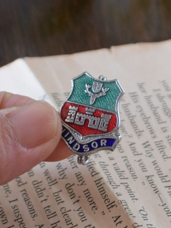 アンティークのブローチ