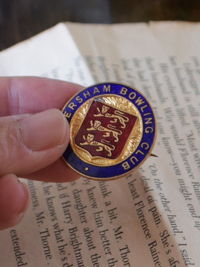 アンティークのブローチ