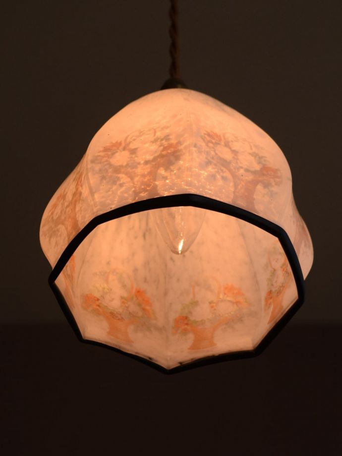 アンティーク照明の美しい灯り