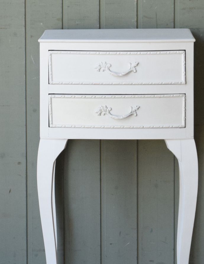 アンティークのチェスト アンティーク家具 アンティークペイント家具、フランスの美しいサイドチェスト。ホワイトペイントが爽やかな仕上がりです。(m-432-f-1)