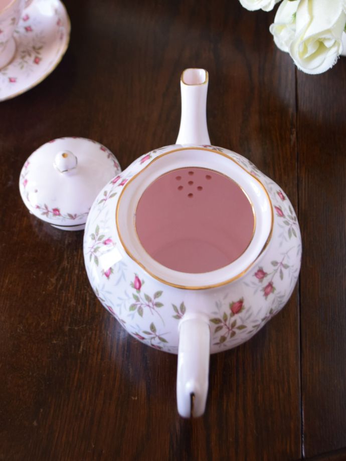 英国アンティークのおしゃれな食器