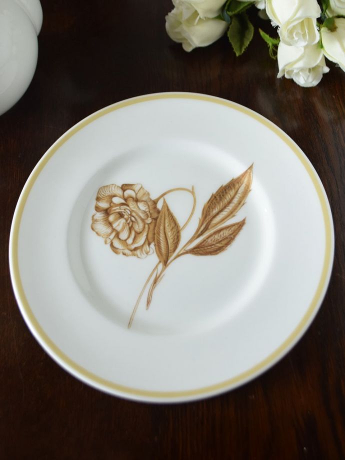 英国アンティークのおしゃれな食器