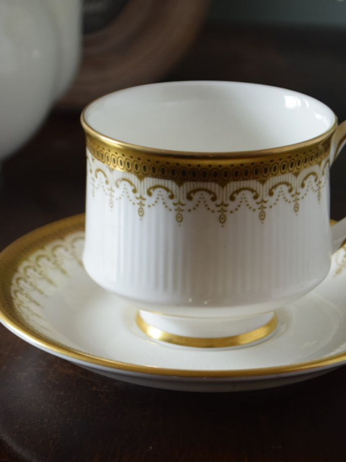 PARAGONのアンティークのカップ&ソーサー