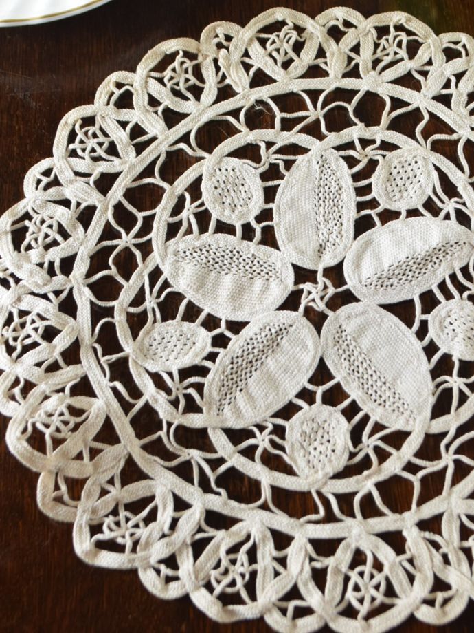 アンティークのドイリー