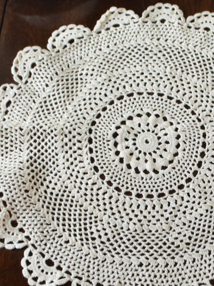 アンティークのドイリー