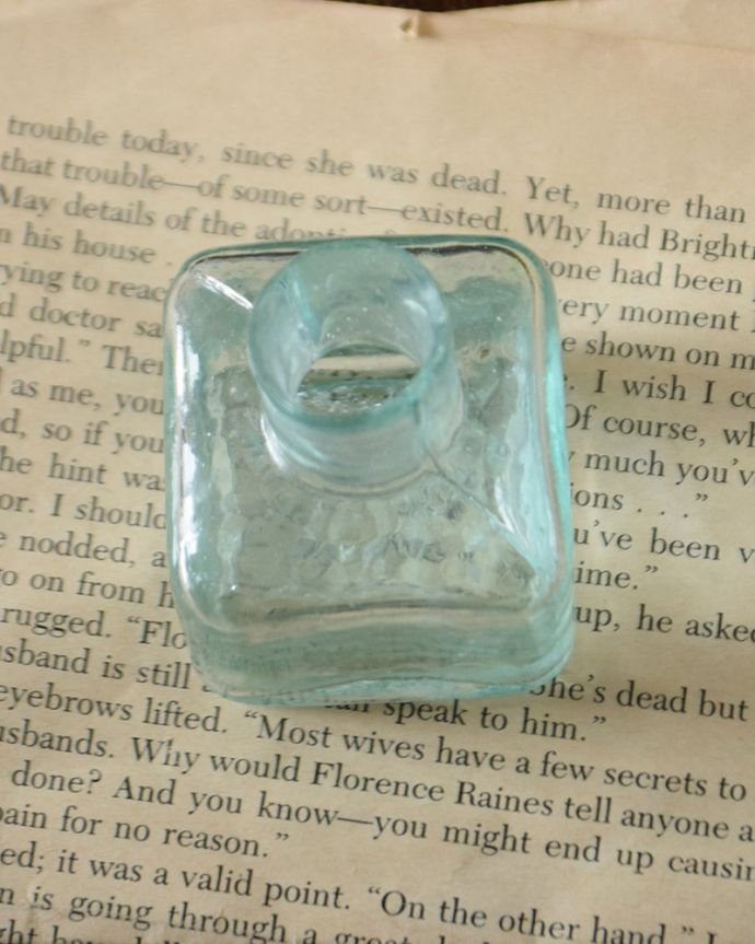 おしゃれなアンティークガラス雑貨