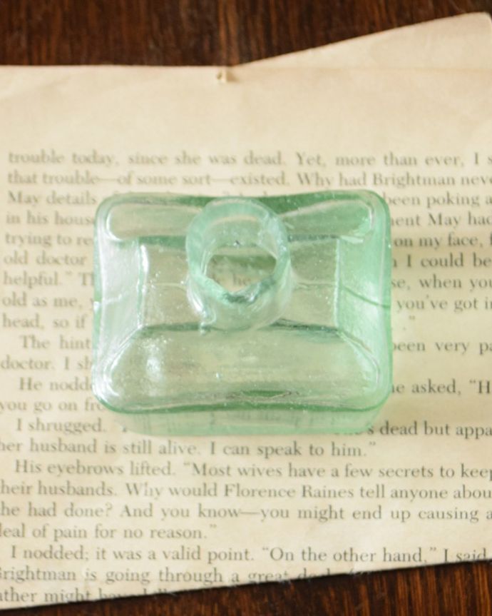 おしゃれなアンティークガラス雑貨