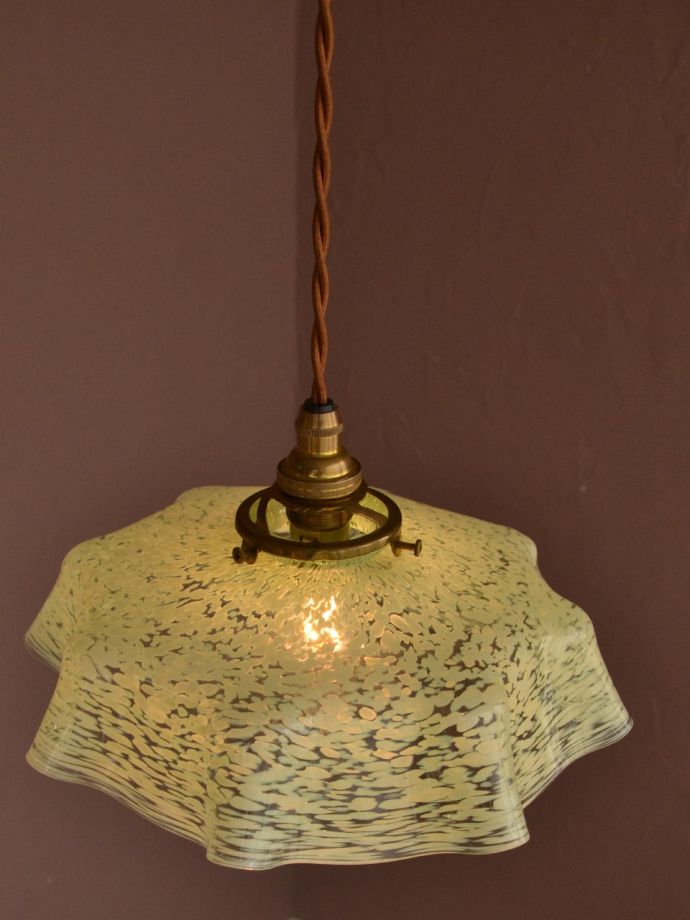 アンティークのガラスシェード