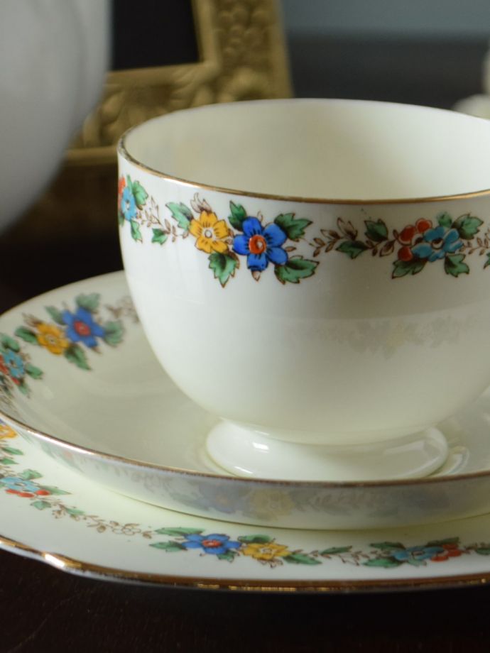 アンティークのカップ&ソーサー(トリオ)