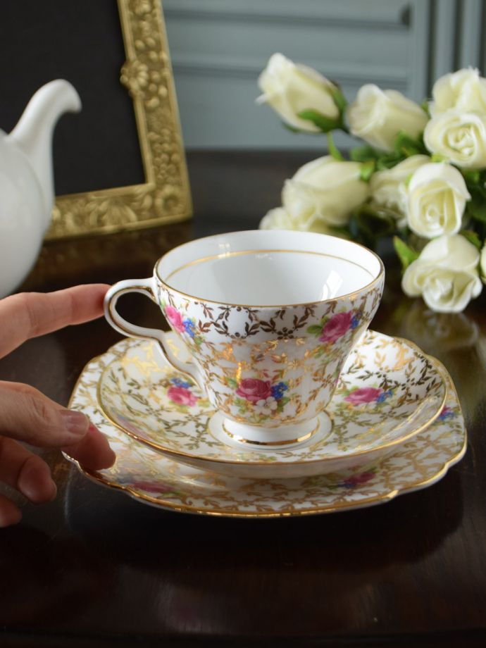 イギリスのカップ&ソーサー(トリオ)