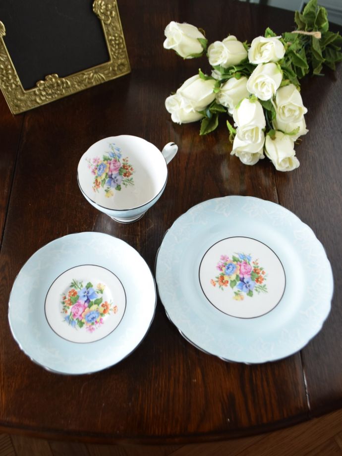 英国アンティークのおしゃれな食器