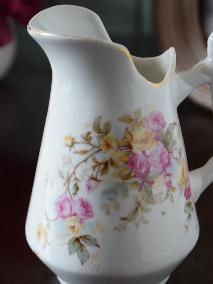 アンティークのミルクピッチャー