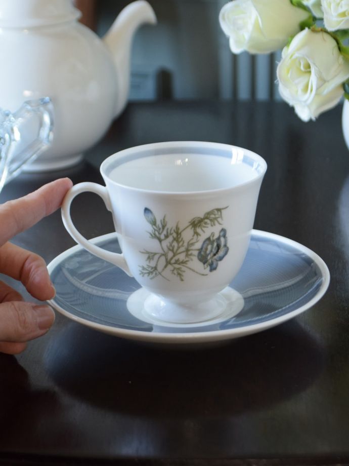 スージークーパーのカップ&ソーサー