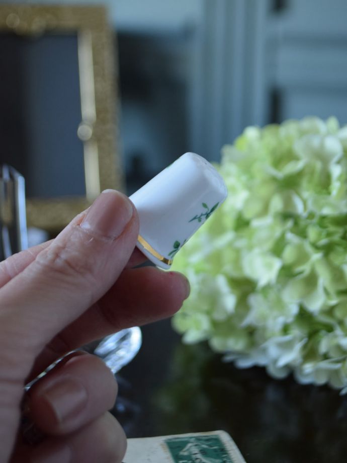 英国アンティークのおしゃれなシンブル