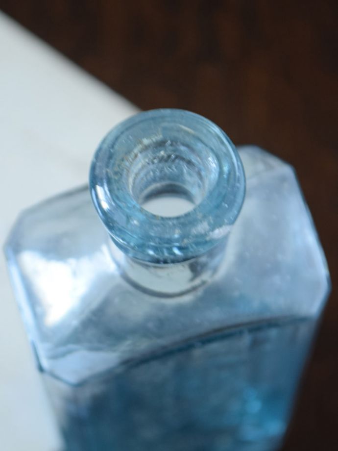 おしゃれなアンティークガラス雑貨