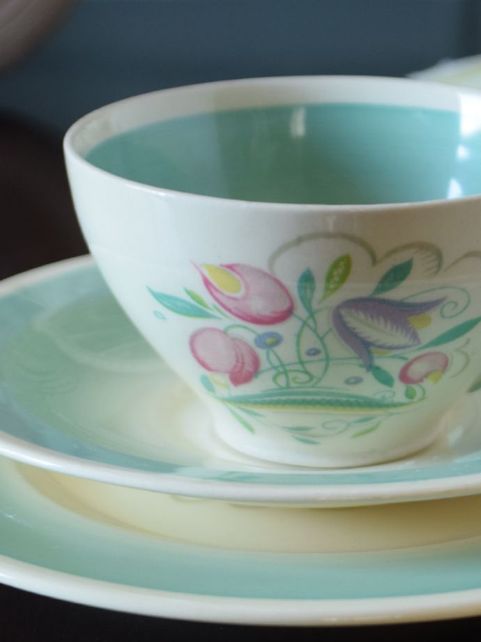 スージークーパー（Susie Cooper）のビンテージ食器、ドレスデン