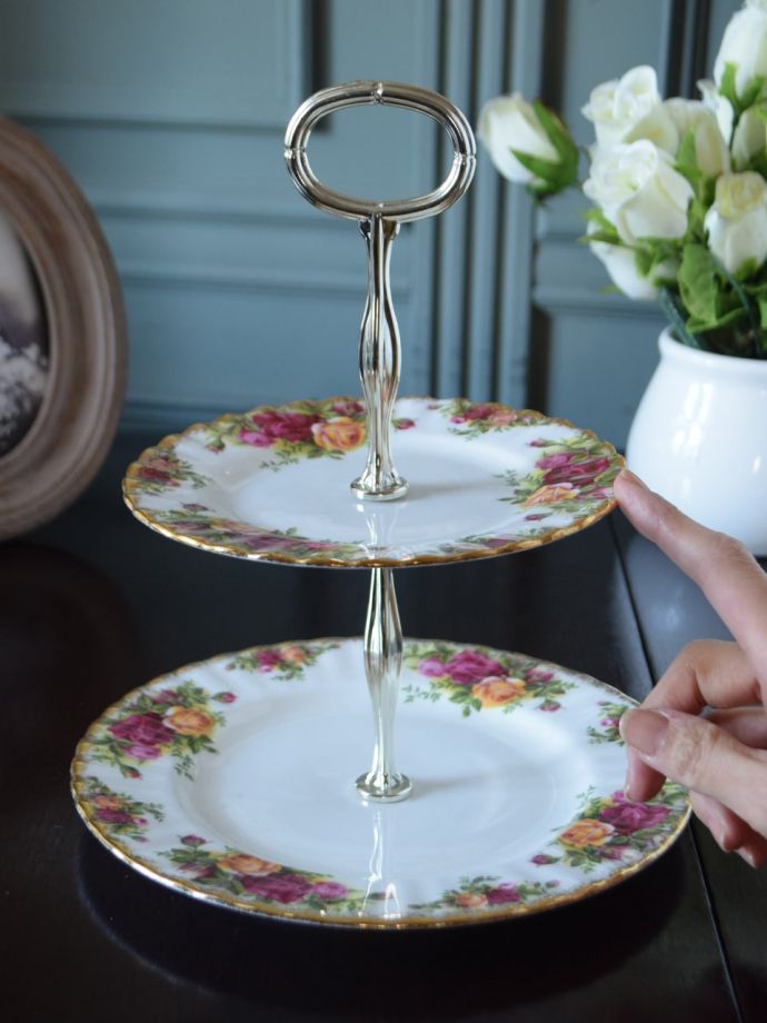 イギリスの2段ケーキスタンド