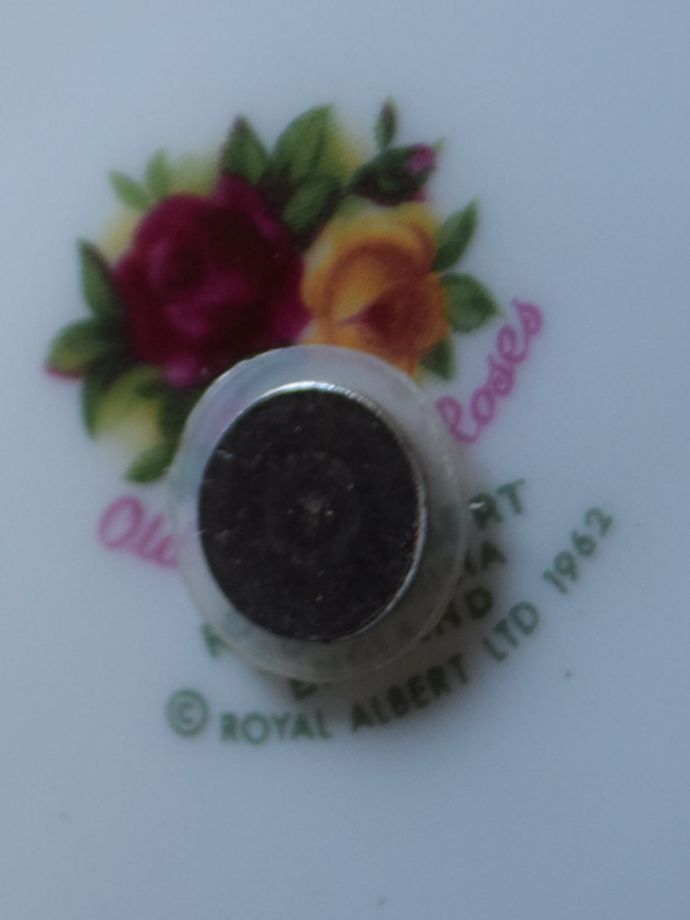 ロイヤルアルバートのバックスタンプ