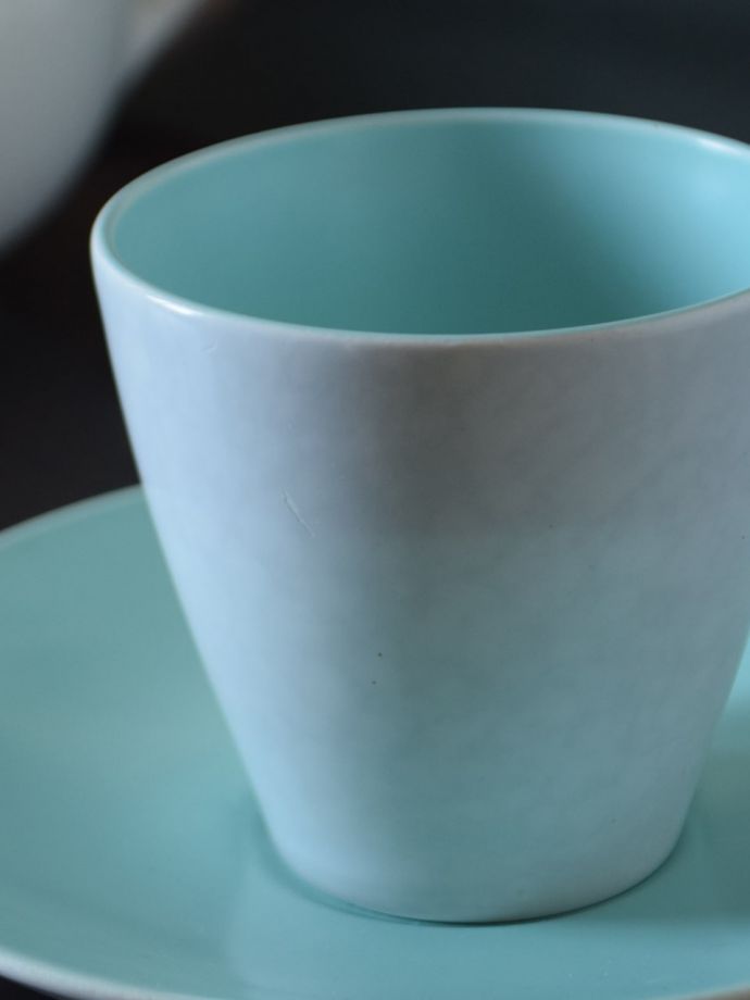 イギリスのアンティーク食器、プール・ポタリーのTwintone（Ice Green