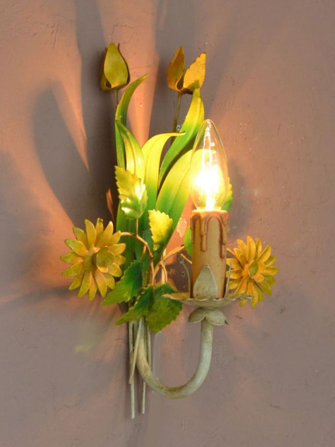 アンティークの壁付け照明