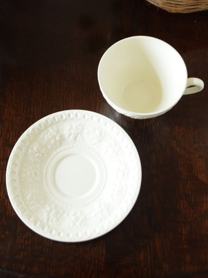英国アンティークのおしゃれな食器
