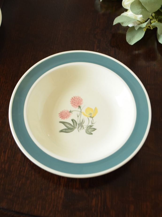 英国アンティークのおしゃれな食器