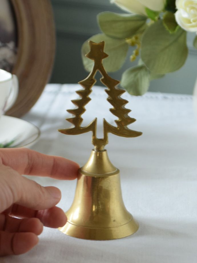 英国で見つけたアンティークの真鍮雑貨、可愛くて小さなクリスマス