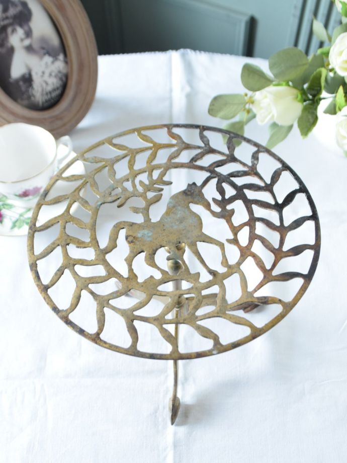 アンティークの真鍮ケトルスタンド