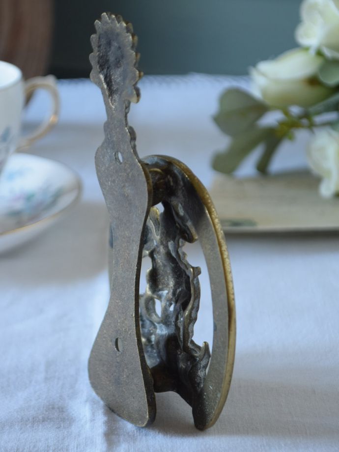 アンティークの真鍮オブジェ