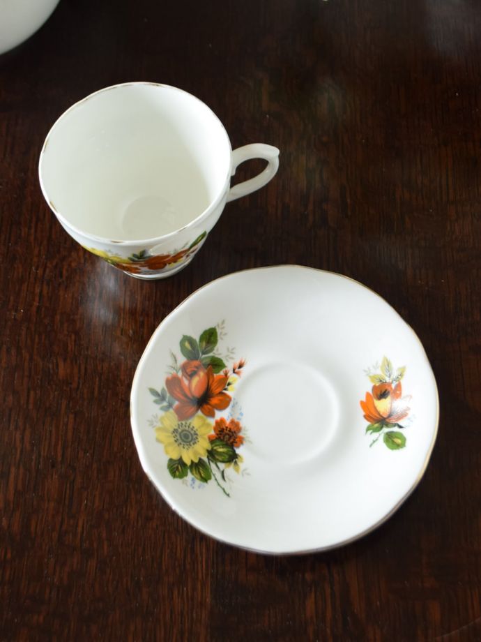 英国アンティークのおしゃれな食器