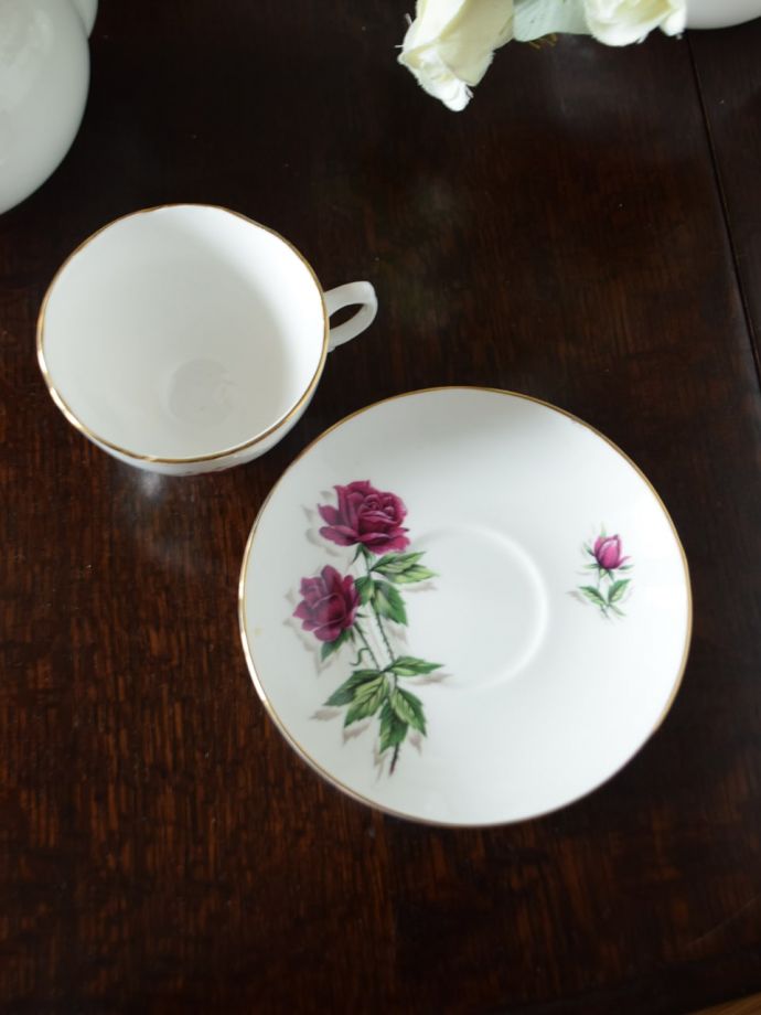 英国アンティークのおしゃれな食器