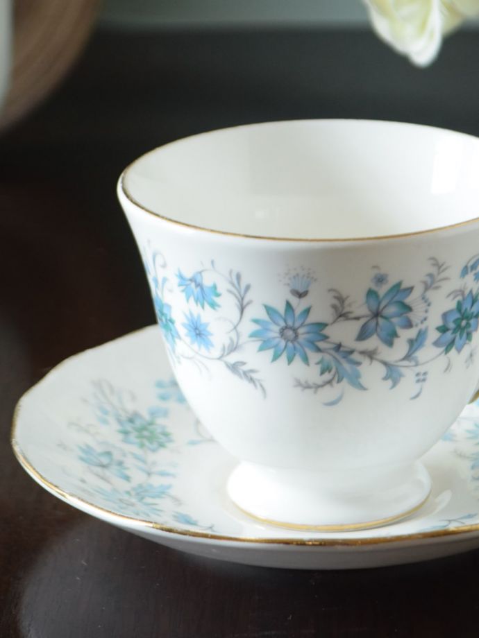 Colcloughのアンティークカップ＆ソーサー