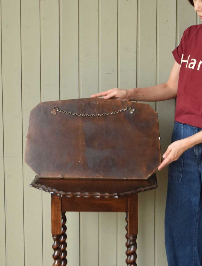 アンティークの鏡の裏