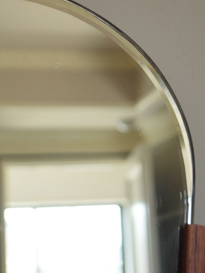 アンティークの美しい鏡