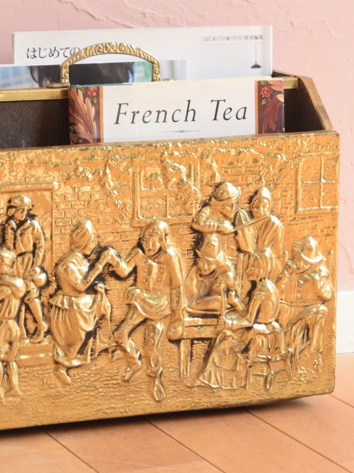 アンティークのおしゃれなマガジンラック