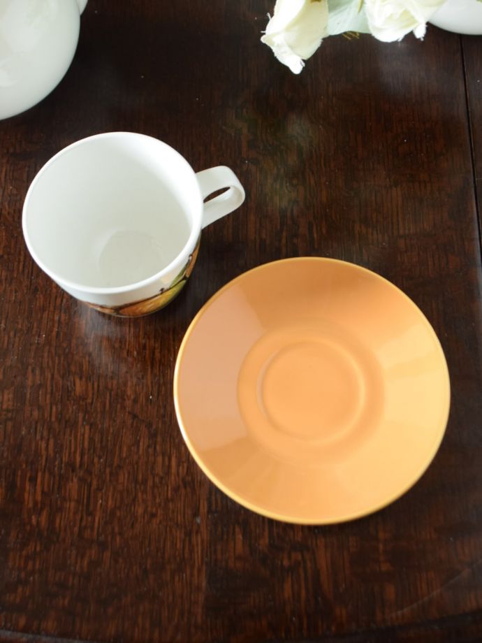 英国アンティークのおしゃれな食器