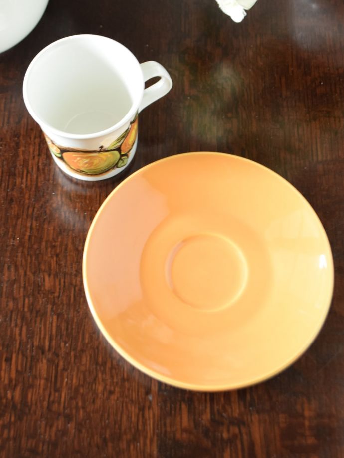 英国アンティークのおしゃれな食器