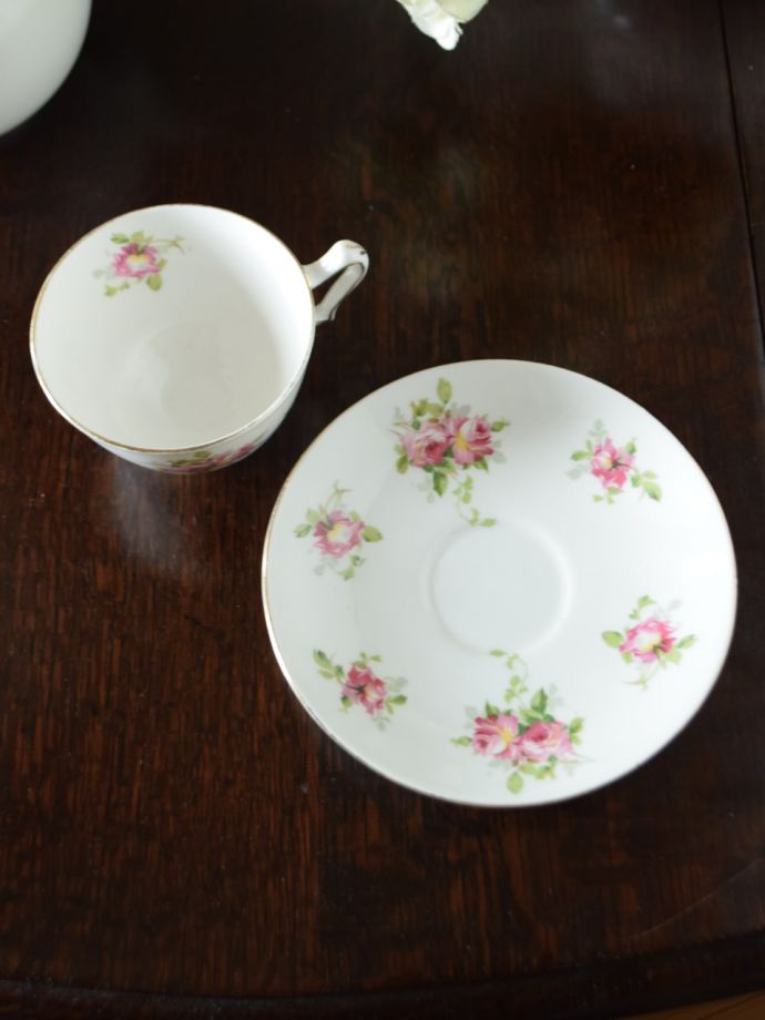 英国アンティークのおしゃれな食器