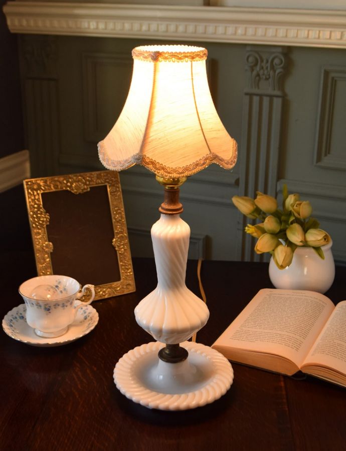 アンティークの照明、テーブルランプ