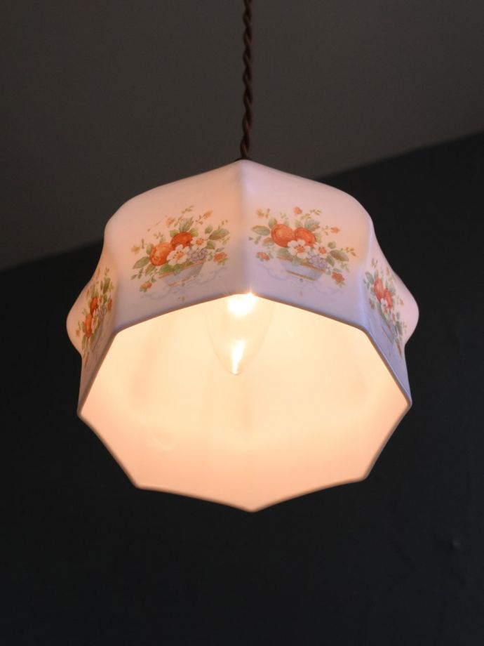 アンティーク照明の美しい灯り