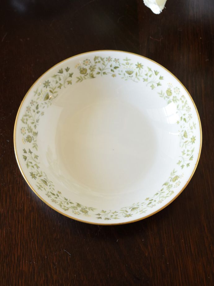英国アンティークのおしゃれな食器