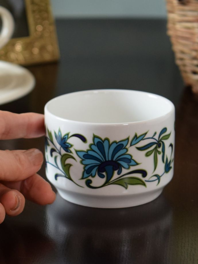 陶磁器のシュガーボウル