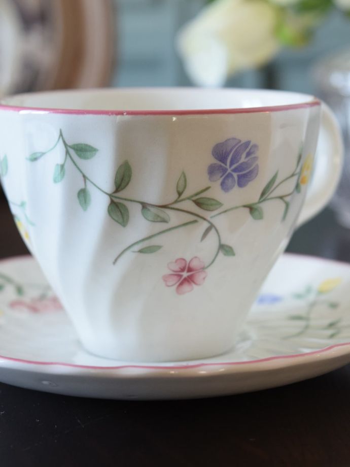 ジョンソン・ブラザーズのカップ＆ソーサー