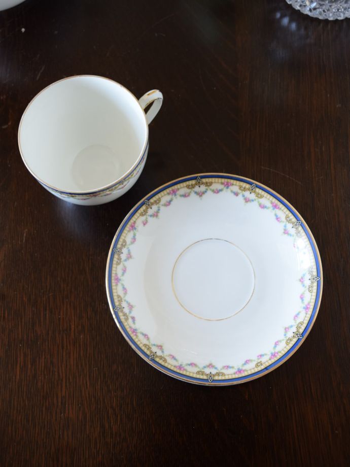アンティークのお洒落な食器、ドイツのc.t.アルトワッサーのカップ